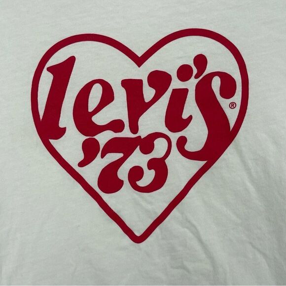 ~Levi's Women's '73 Groovy Vintage Style Heart Graphic Tee M - Picture 2 of 6